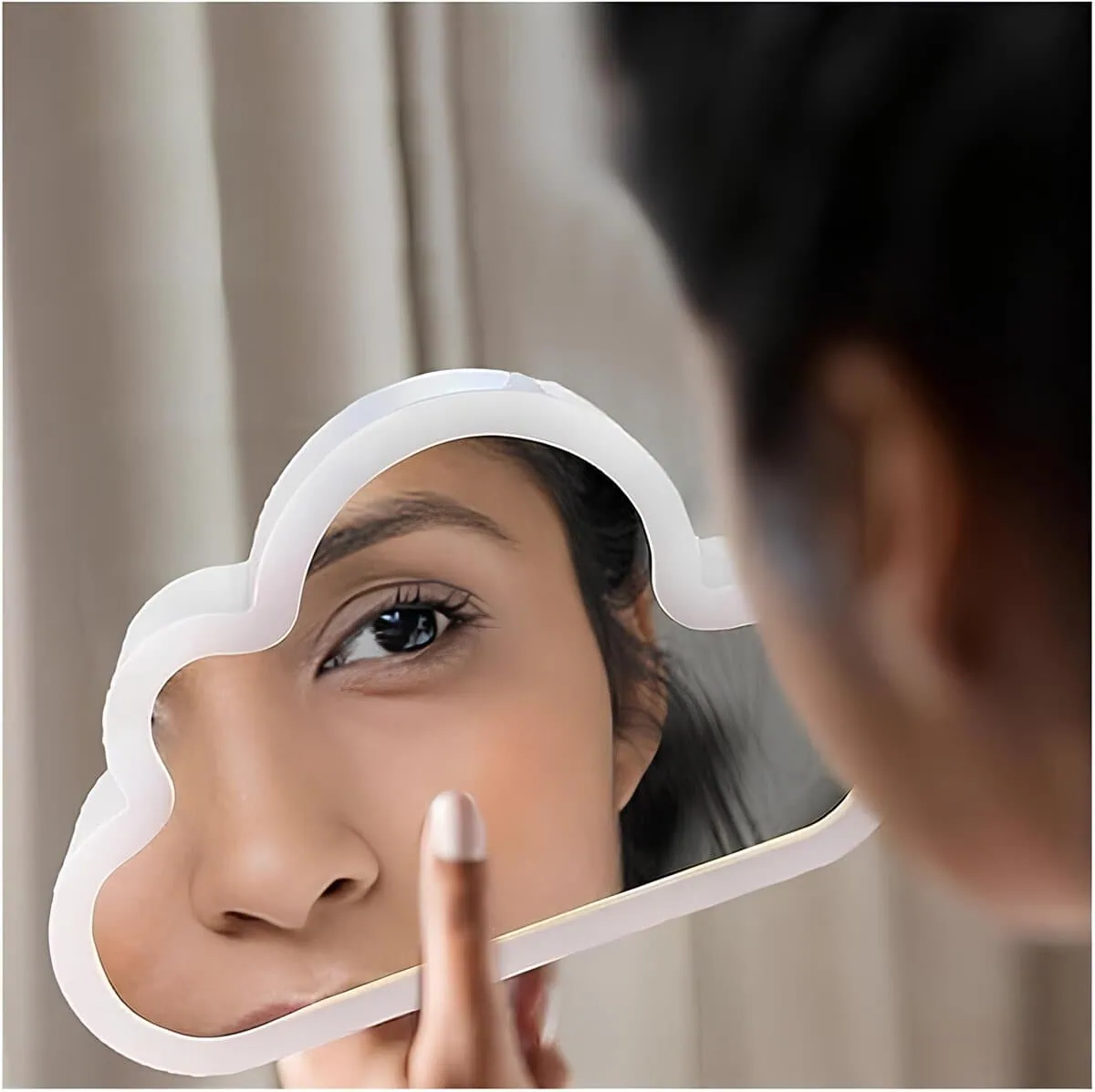 شب خواب آینه ای دشت لاله